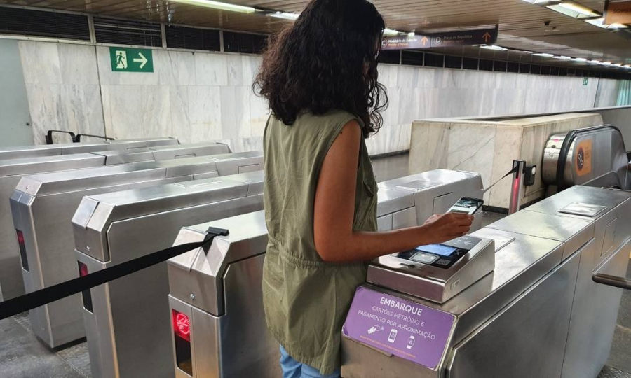 Governador em exercício prorroga tarifa social de R$ 5 no metrô do Rio até 2027