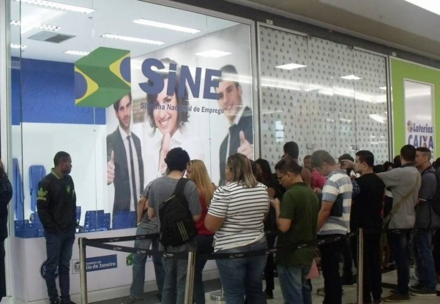 Governo do Estado divulga mais de 2,9 mil vagas de emprego formal, estágio e Jovem Aprendiz