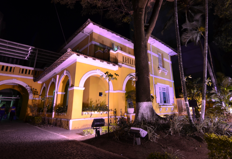 Exposição celebra os 50 anos da Fundação Educacional e Cultural de Nova Iguaçu