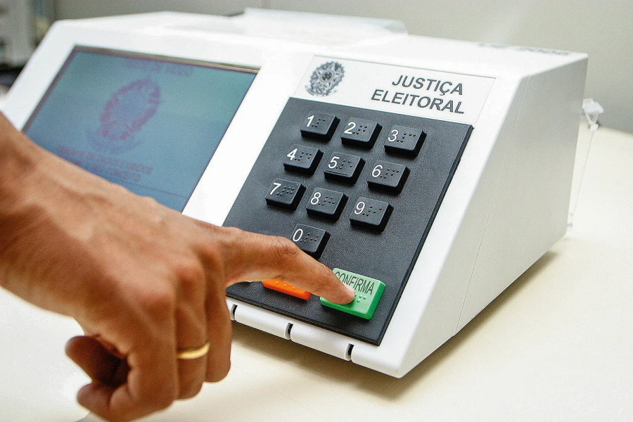 Prazo para tirar ou transferir título de eleitor termina dia 06