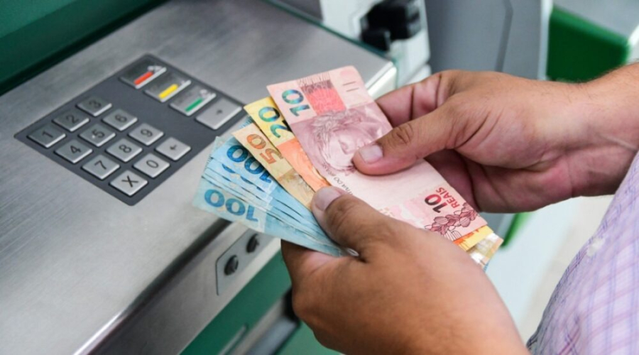 Governo anuncia pagamento das parcelas da recomposição salarial para servidores