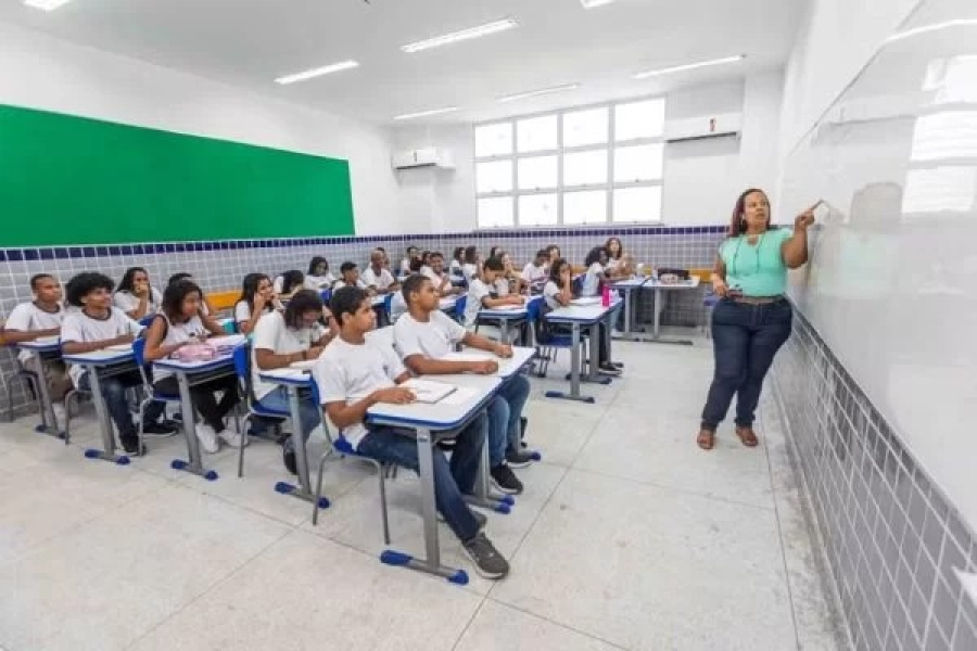 Estado garante piso nacional para todos os professores da rede estadual