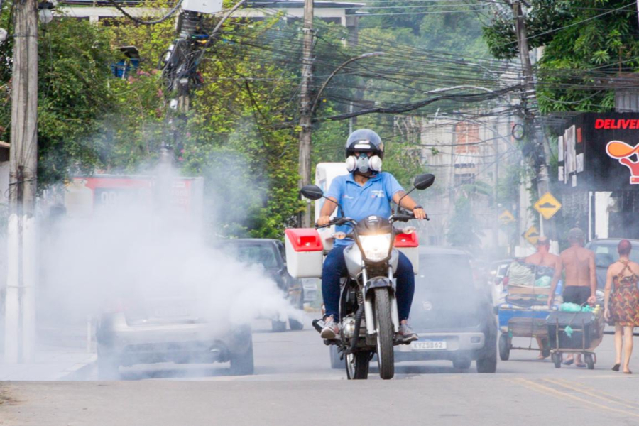 Superintendência de Vigilância Ambiental, vetores e zoonoses faz ação do Julho Dourado e de combate à dengue em duque de Caxias