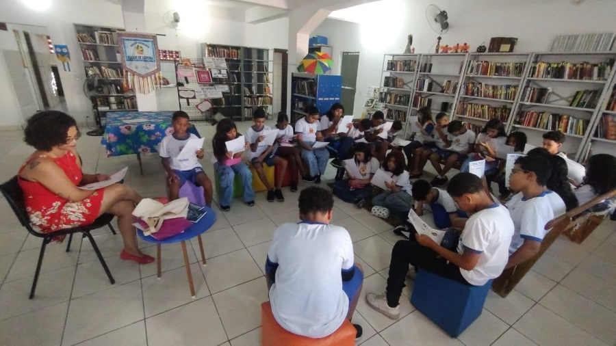 Duque de Caxias vira território da leitura com mais de 2 mil livros e bibliotecas comunitárias na FLIDUC