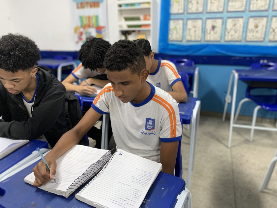 Alunos da rede municipal de Nova Iguaçu conquistam os dois primeiros lugares em concurso literário