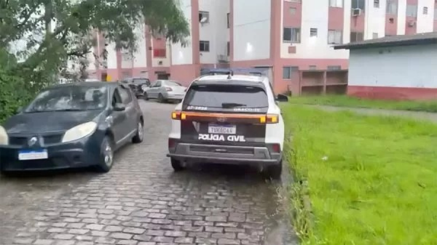 Operação mira milícia de Juninho Varão; grupo extorquia moradores de condomínio em Nova Iguaçu